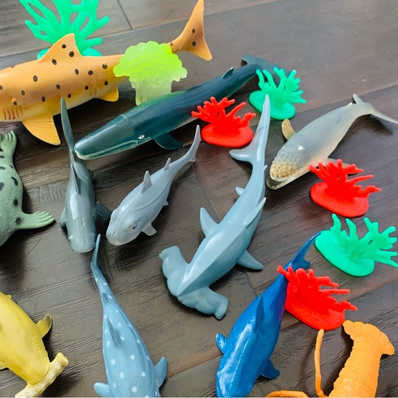 Terra by Battat Marine World Sea Life Set Toy Animal Figures Playset, 35 pieces - Picture 9 of 11